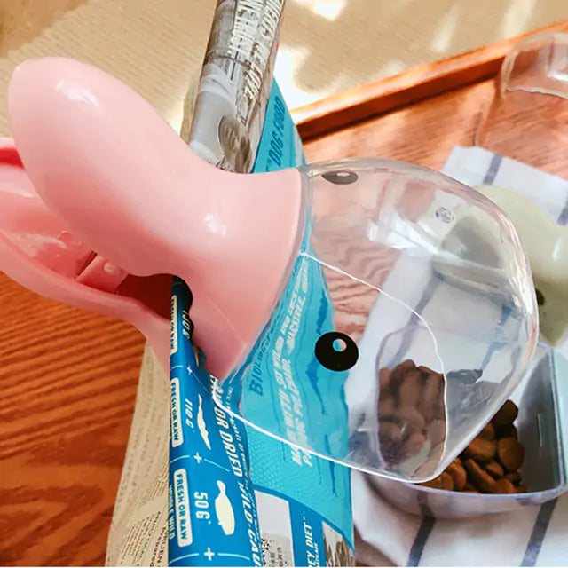 🥄: Pet Food Spoon - Convenient Feeding Scoop with Bag Clip