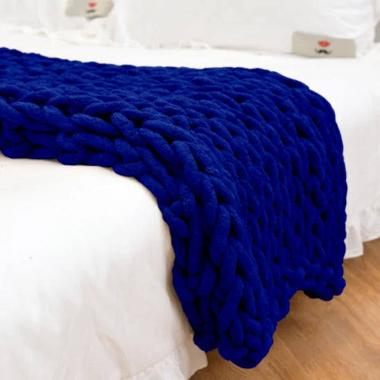 🧶: Chunky Knitted Blanket - Oversized Cozy Comfort with Textured Style
