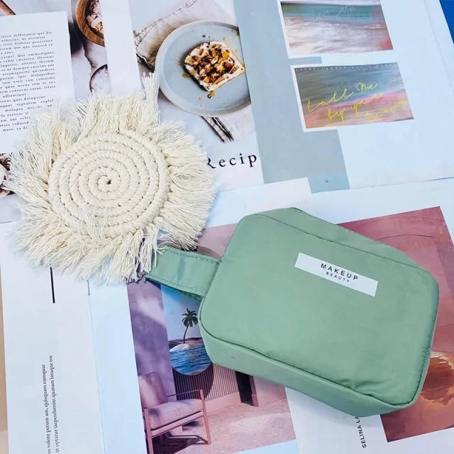 π: Stylish Makeup Bag Organizer - Beauty Essentials Storage