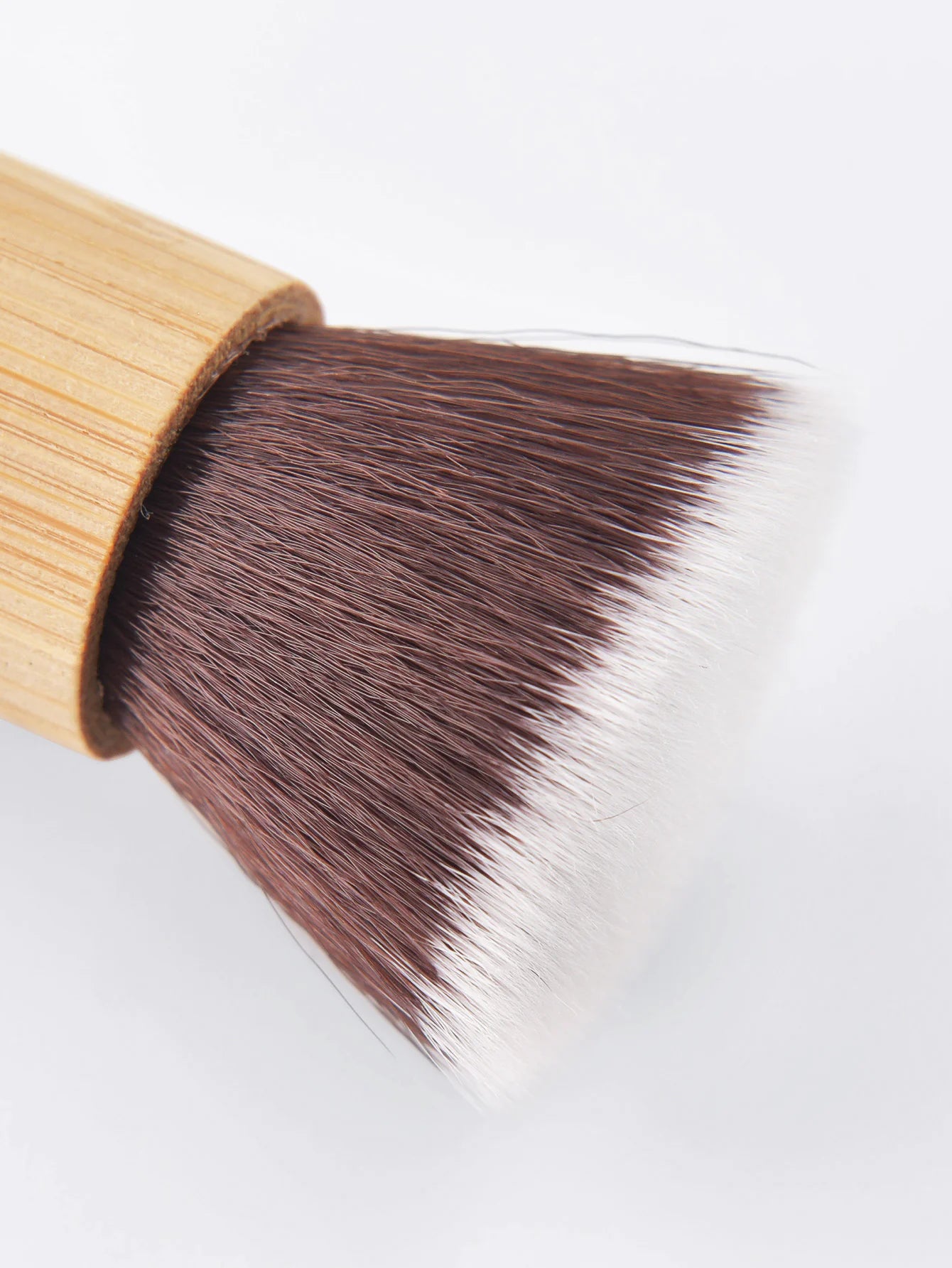 ποΈ Women's Bamboo Handle Flat Makeup Brush - Eco-Friendly Beauty Tool Set