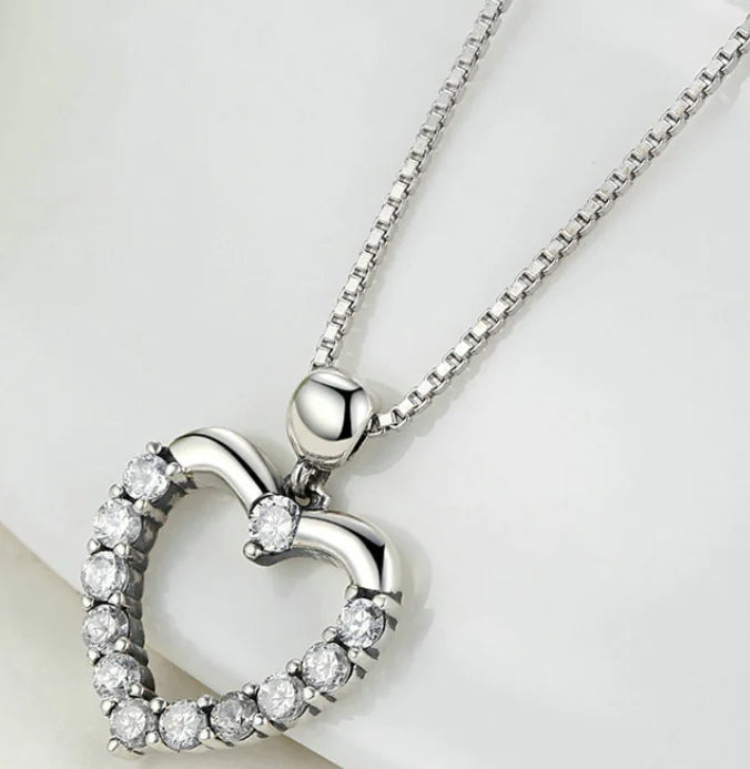 π: 925 Sterling Silver Heart Necklace - Elegant Zircon Pendant Jewelry