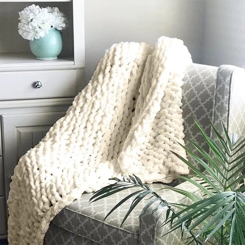 🧶: Chunky Knitted Blanket - Oversized Cozy Comfort with Textured Style