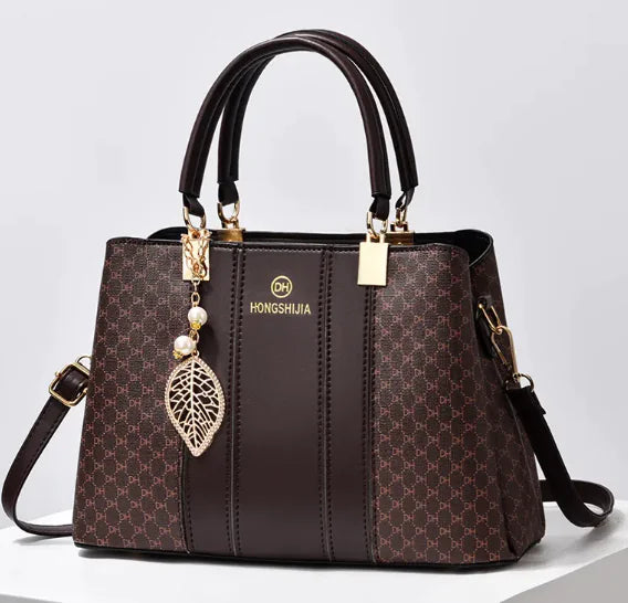 👜: Elegant Contrast Crossbody Bag - Sophisticated Style Statement