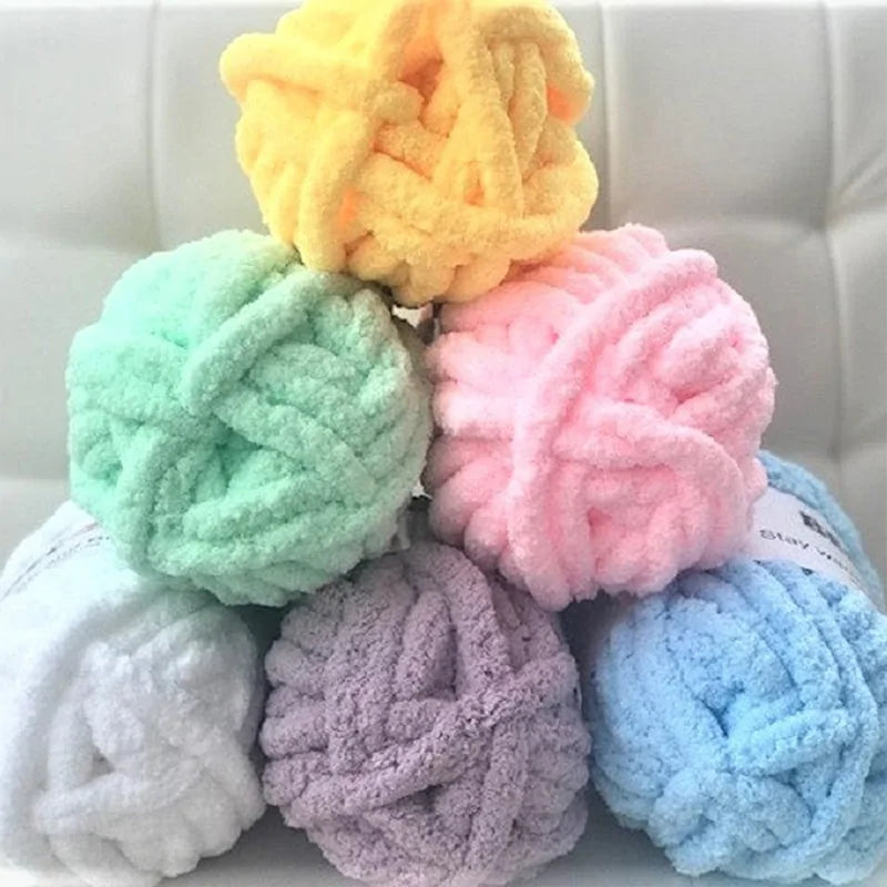 🧶: Chunky Knitted Blanket - Oversized Cozy Comfort with Textured Style
