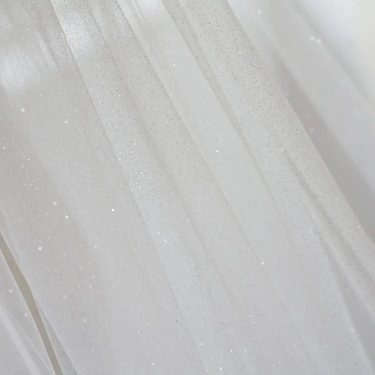✨: Single Layer Sparkly Wedding Veil with Long Train - Bridal Elegance