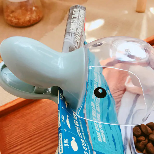 🥄: Pet Food Spoon - Convenient Feeding Scoop with Bag Clip
