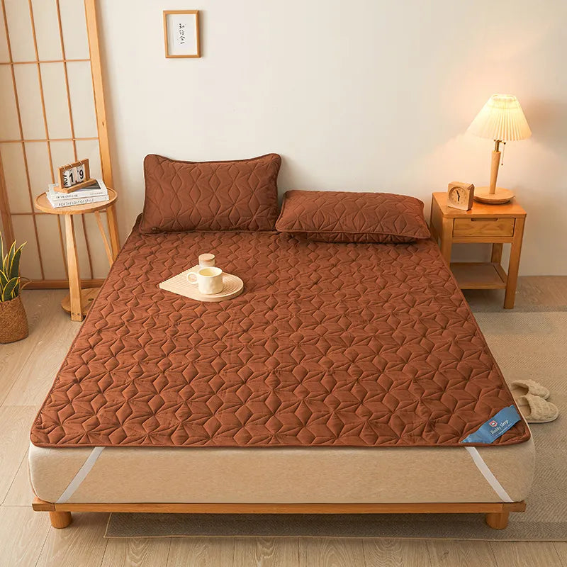 🛡️: Hygienic Quilted Mattress Protector - Premium Sleep Protection and Comfort