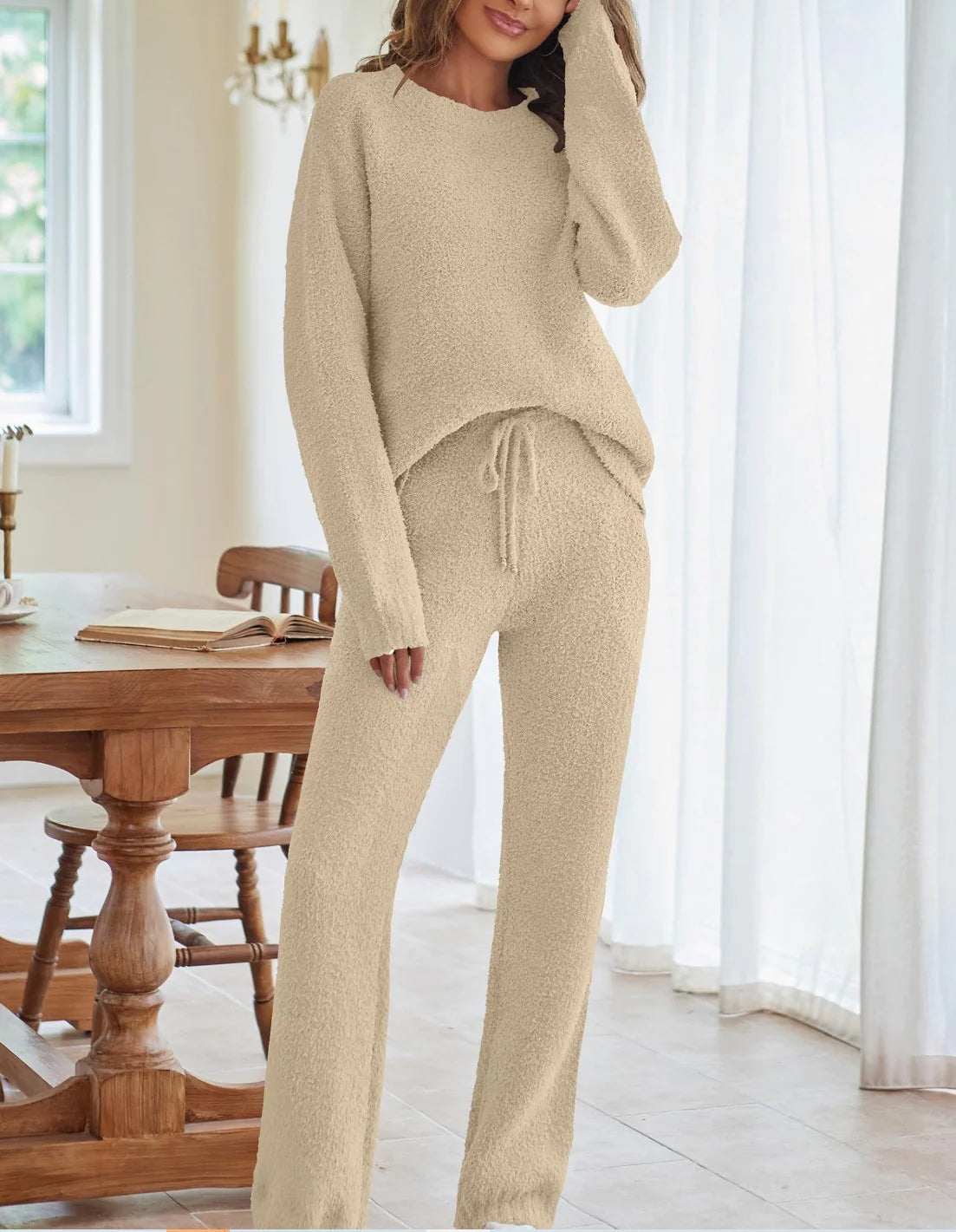 👔: Solid Color Women's Round Neck Long Sleeve Warm Suit - Cozy Two-Piece Set
