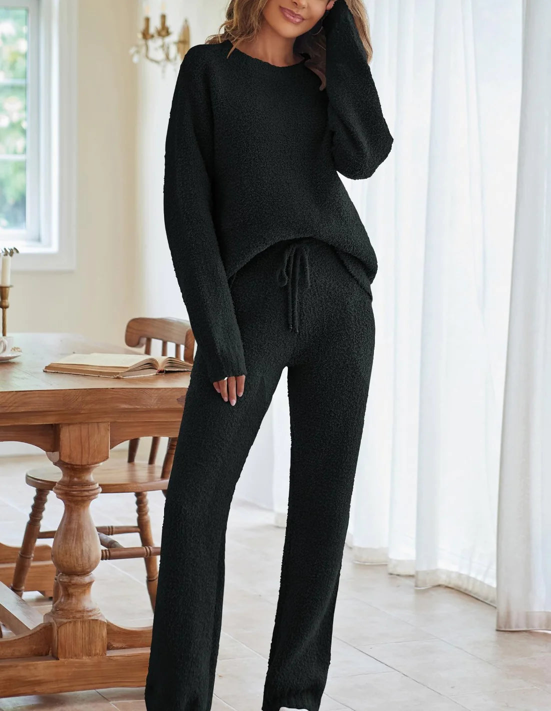 👔: Solid Color Women's Round Neck Long Sleeve Warm Suit - Cozy Two-Piece Set