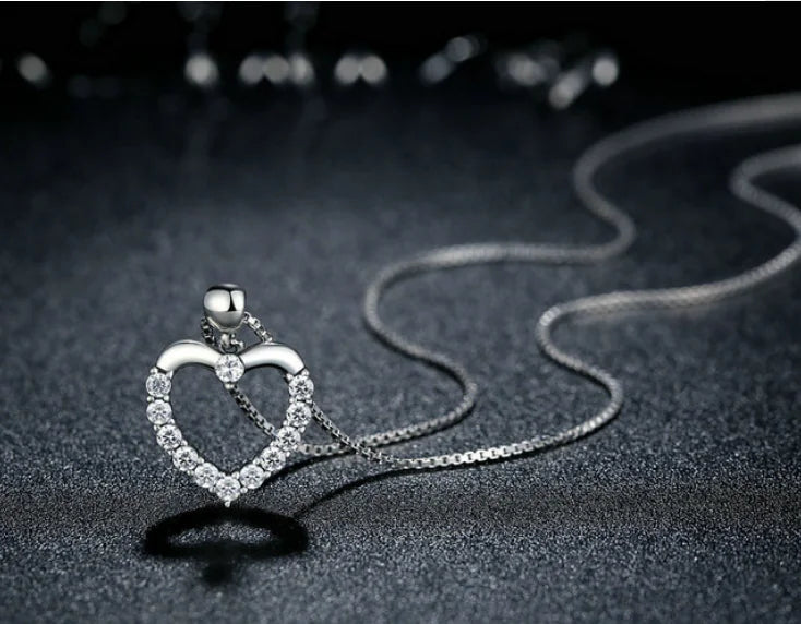 π: 925 Sterling Silver Heart Necklace - Elegant Zircon Pendant Jewelry