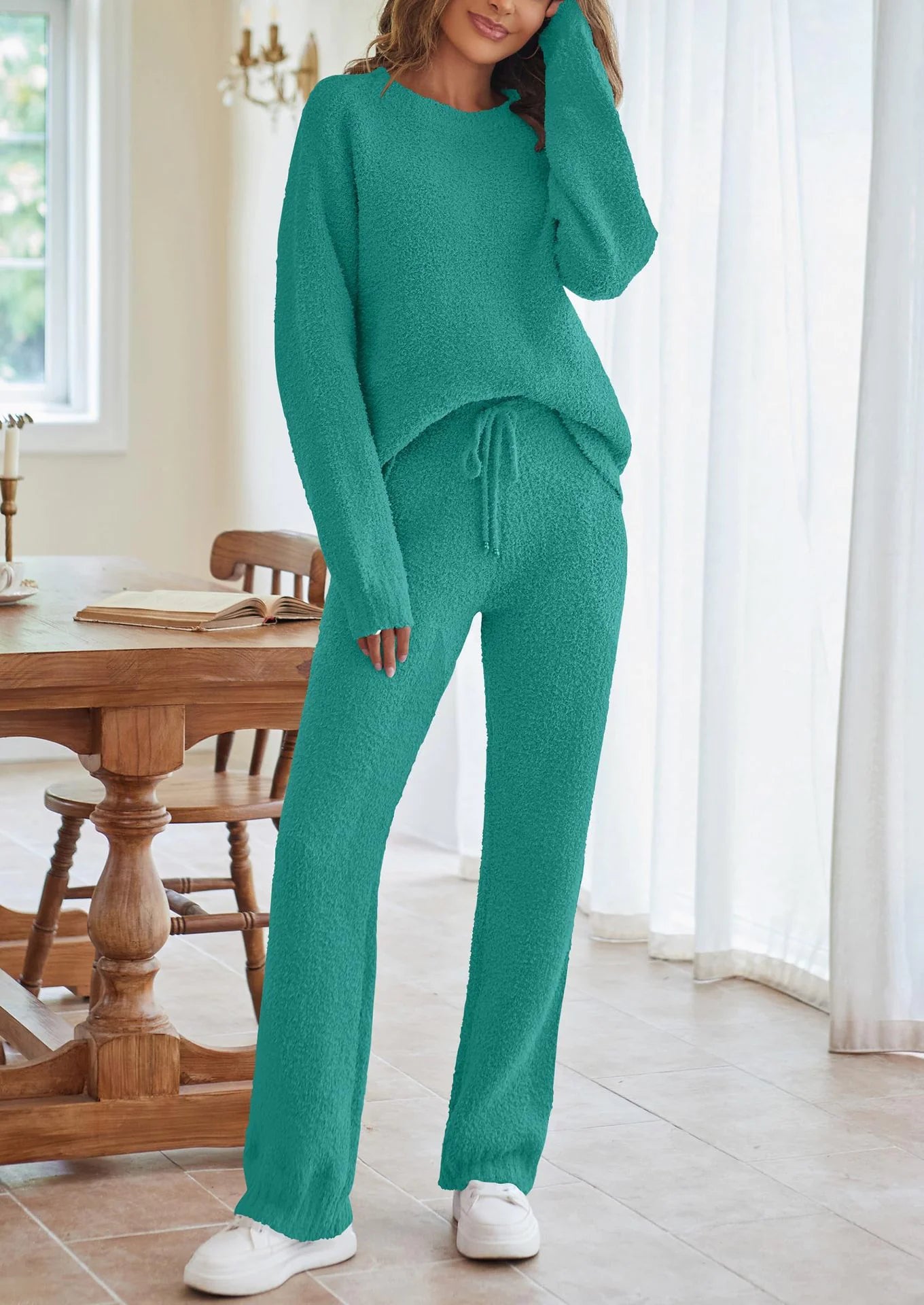 👔: Solid Color Women's Round Neck Long Sleeve Warm Suit - Cozy Two-Piece Set