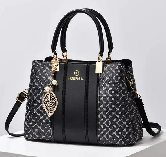 👜: Elegant Contrast Crossbody Bag - Sophisticated Style Statement