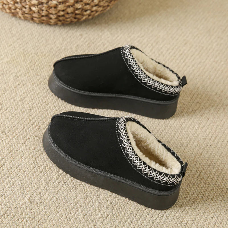 🥿: WinterGlow Women's Slippers - Cozy Plush Winter Comfort Footwear