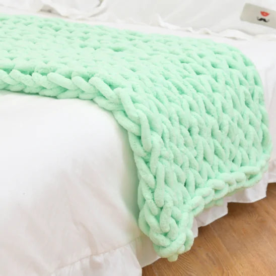 🧶: Chunky Knitted Blanket - Oversized Cozy Comfort with Textured Style