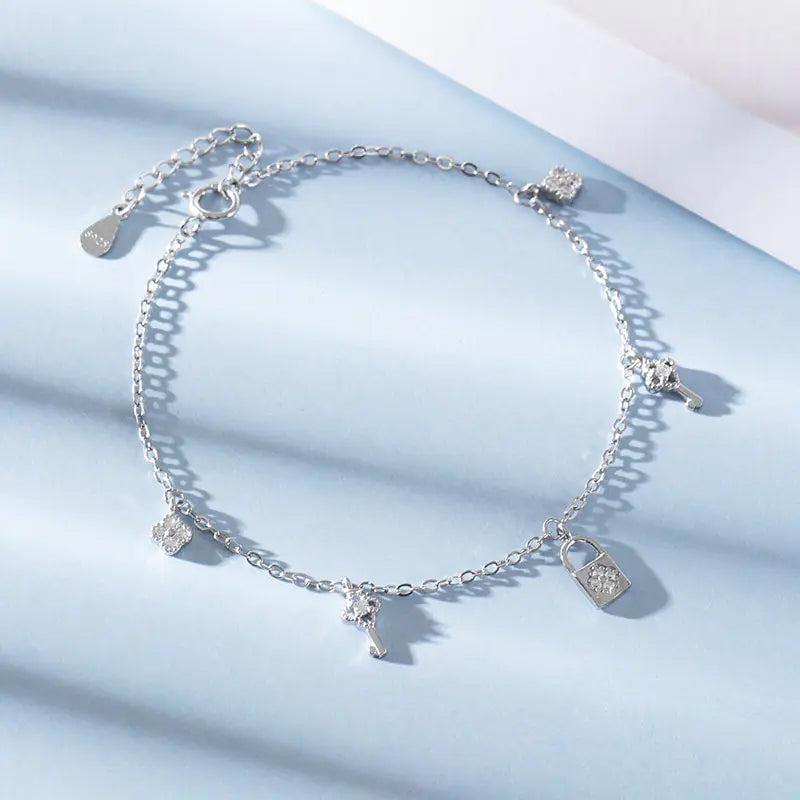 🗝️: 925 Sterling Silver Key Bracelet with Diamond Inlay - Luxury Symbolic Jewelry