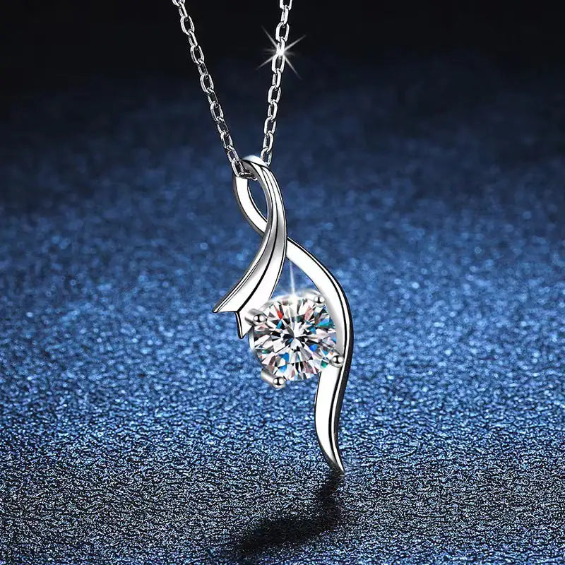 Necklaces & pendants