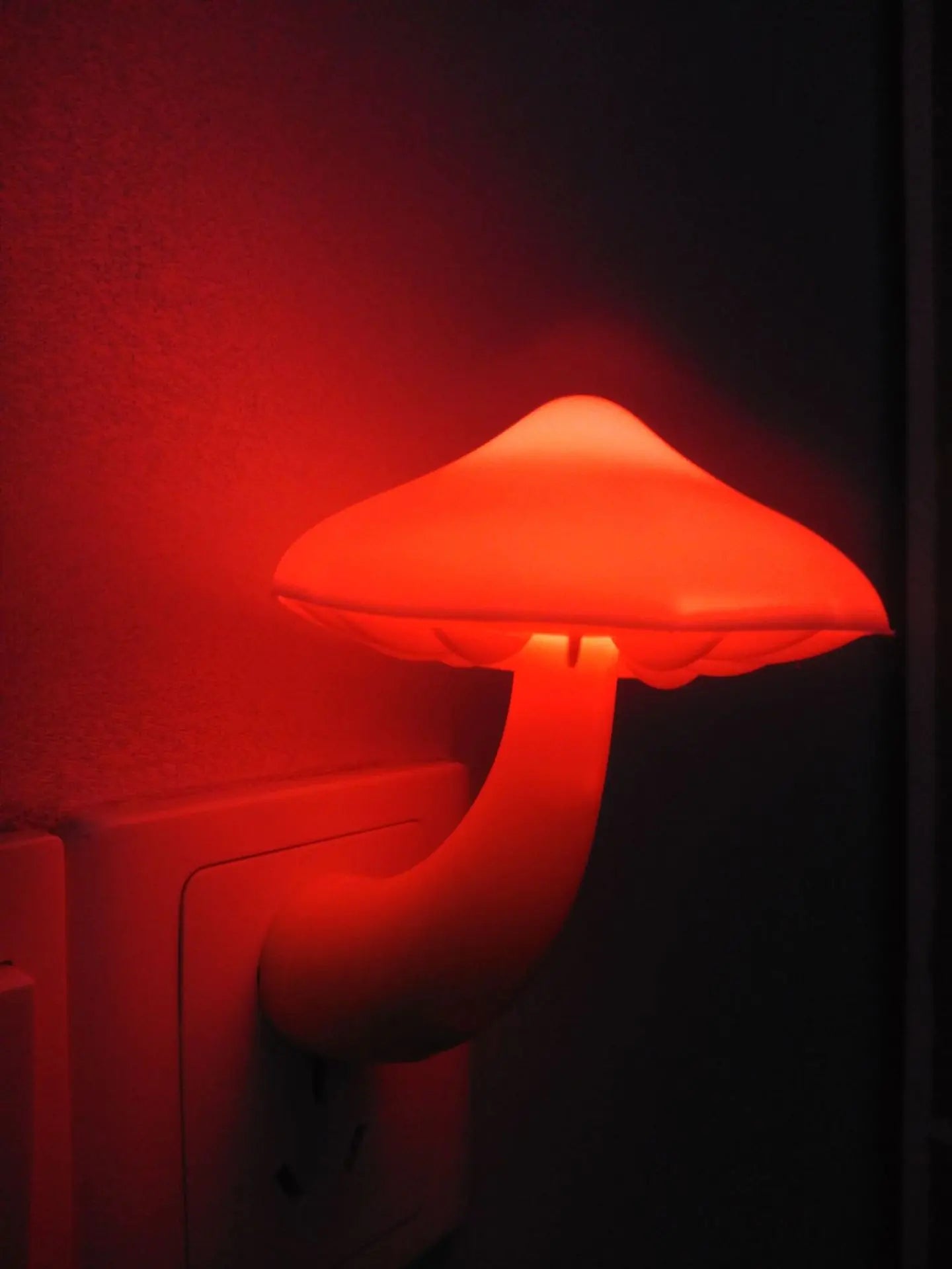 🍄: Light-Controlled Colorful Mushroom Night Light Lamp