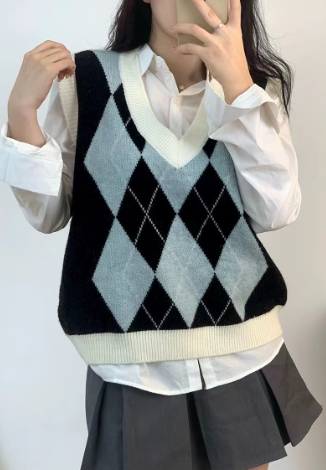 👗: Jennie Style Korean Diamond V-Neck Knitted Vest Top