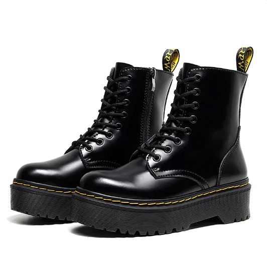 🥾: Lace-Up Motorcycle Boots