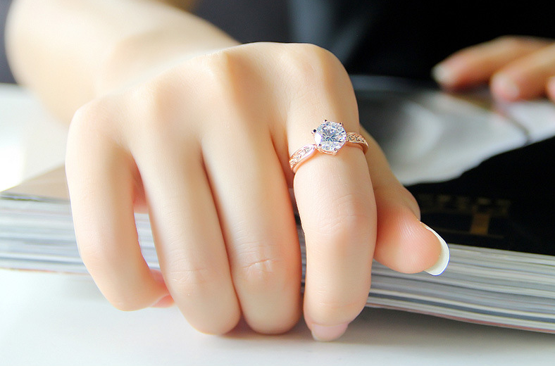 💎: Crystal Zircon Crown Ring — 925 Silver Diamond-Cut Statement Ring