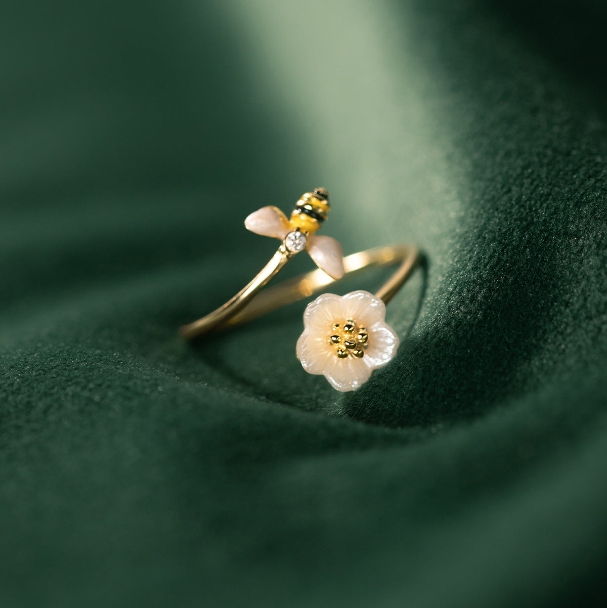 🐝: 925 Silver Bee Shell Ring for Women