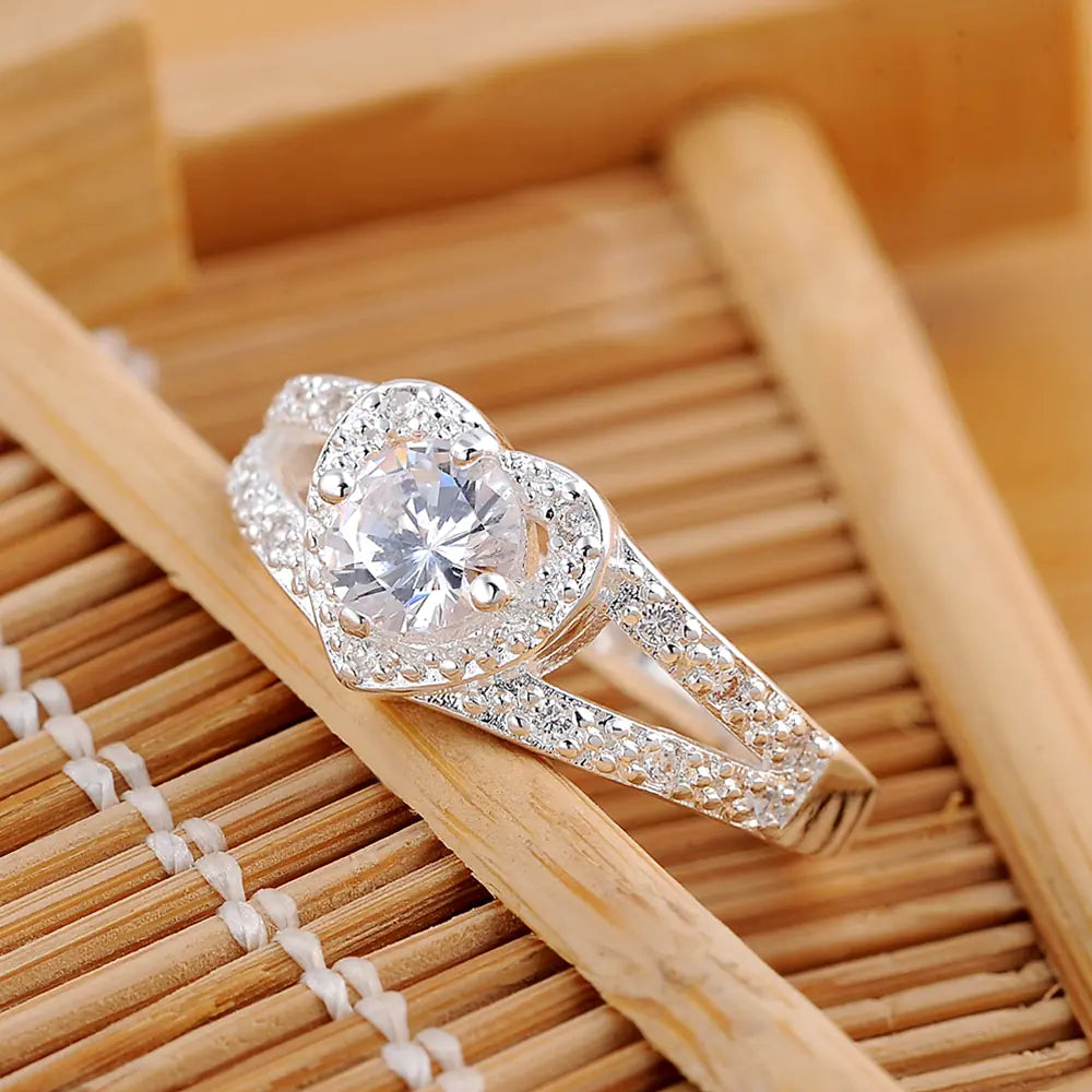 💍: Elegant Heart Ring with Sparkling Zirconia - 925 Sterling Silver