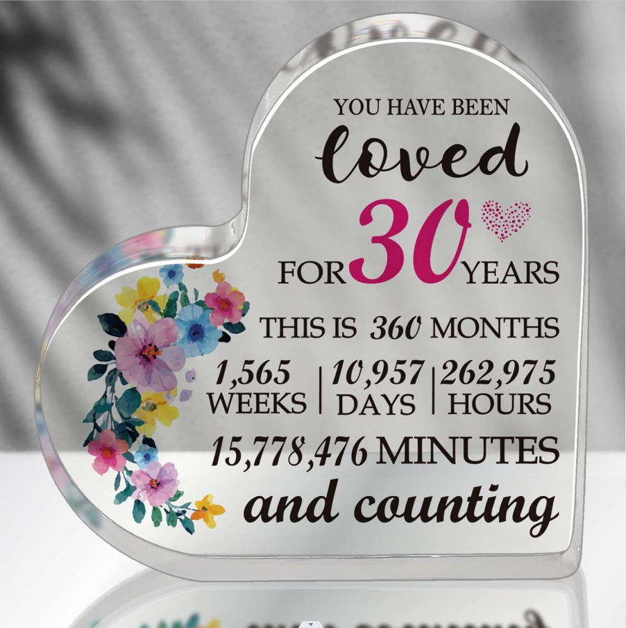 💝: Heart Acrylic Table Decor - Mother's & Father's Day Gift
