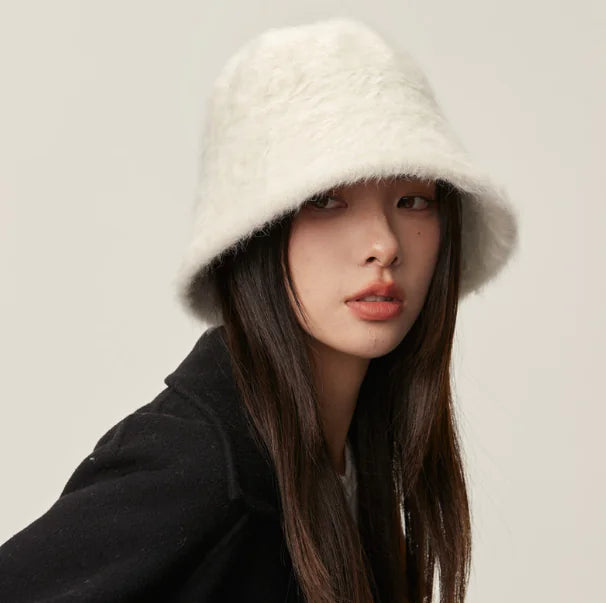 🧶: Plush Knitting Fisherman's Hat for Women - Cozy Winter Cap