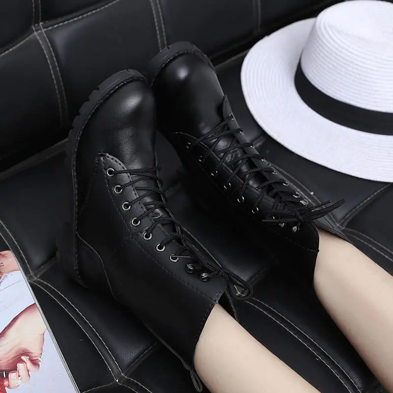 🇬🇧: British Style Women's Martin Boots - Mid-Calf PU Leather Non-Slip