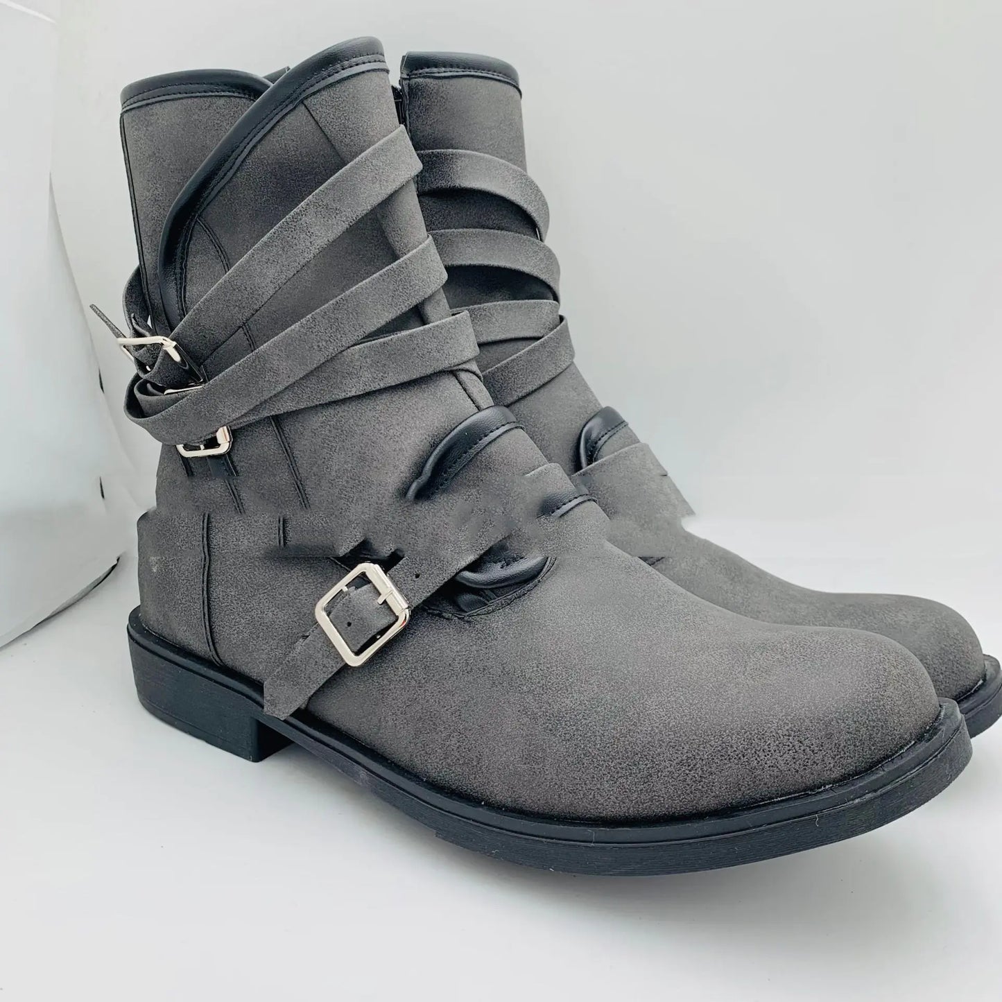 🥾: Men's Casual Short Boots with Chunky Heel & Side Zipper