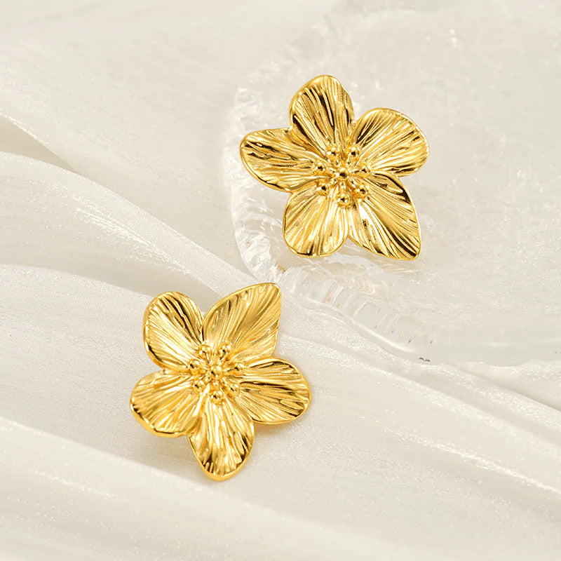 💎: Chic Gold Petal Drop Stud Earrings