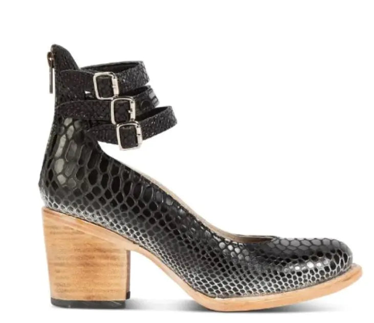 👡: Buckle Pointed Sandals - Elegant Women's Dress Shoes