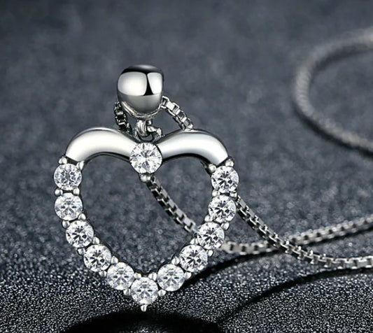 💎: 925 Sterling Silver Heart Necklace - Elegant Zircon Pendant Jewelry