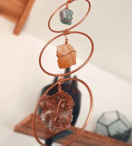 🔴🟢🔵: Raw Crystal 7 Gemstone Wall Decor