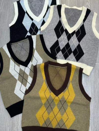 👗: Jennie Style Korean Diamond V-Neck Knitted Vest Top