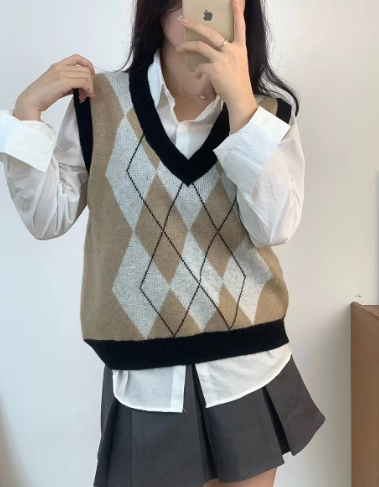 👗: Jennie Style Korean Diamond V-Neck Knitted Vest Top