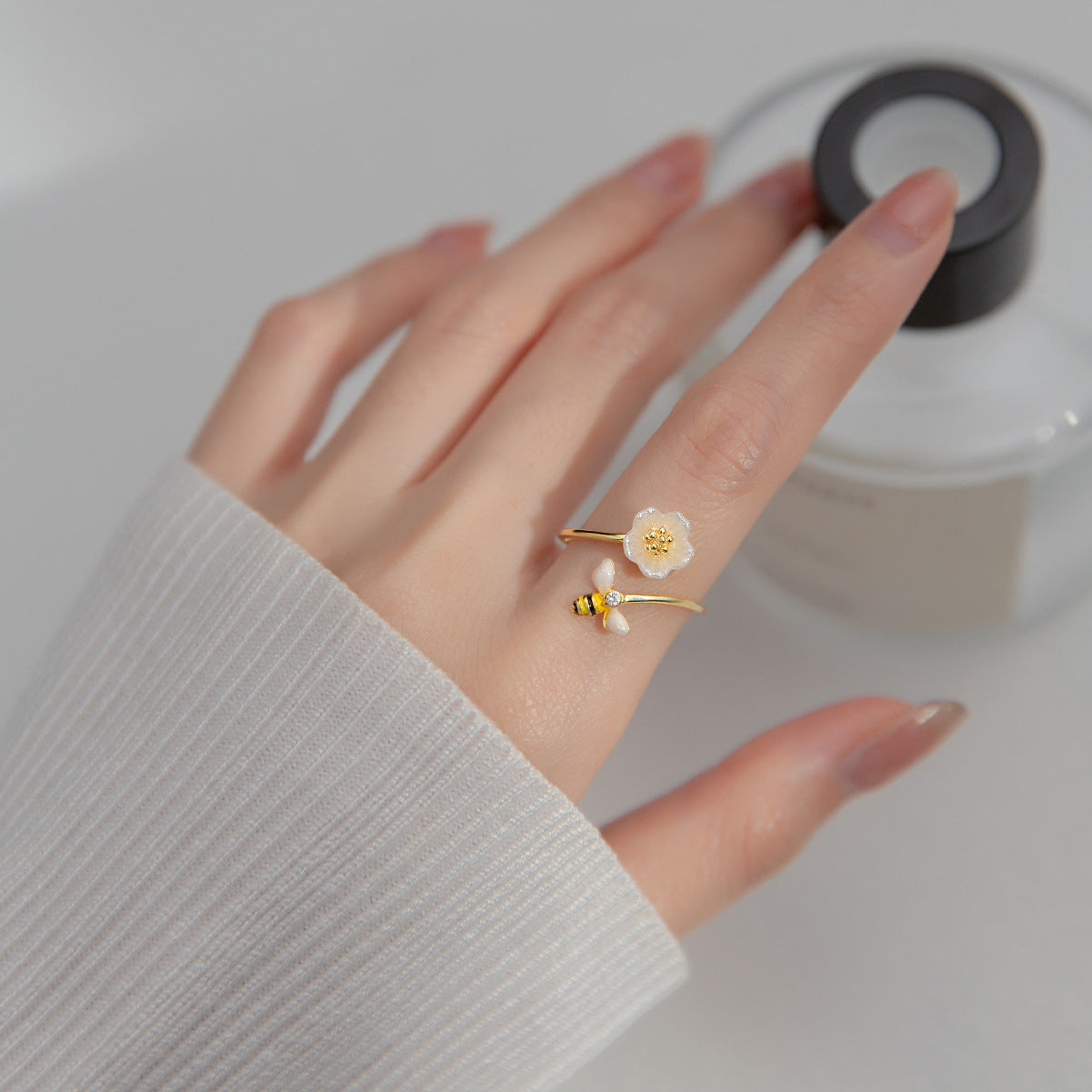 🐝: 925 Silver Bee Shell Ring for Women