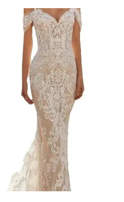 👰: Elegant Tulle Boat Neck High Side Slit Bridal Gown