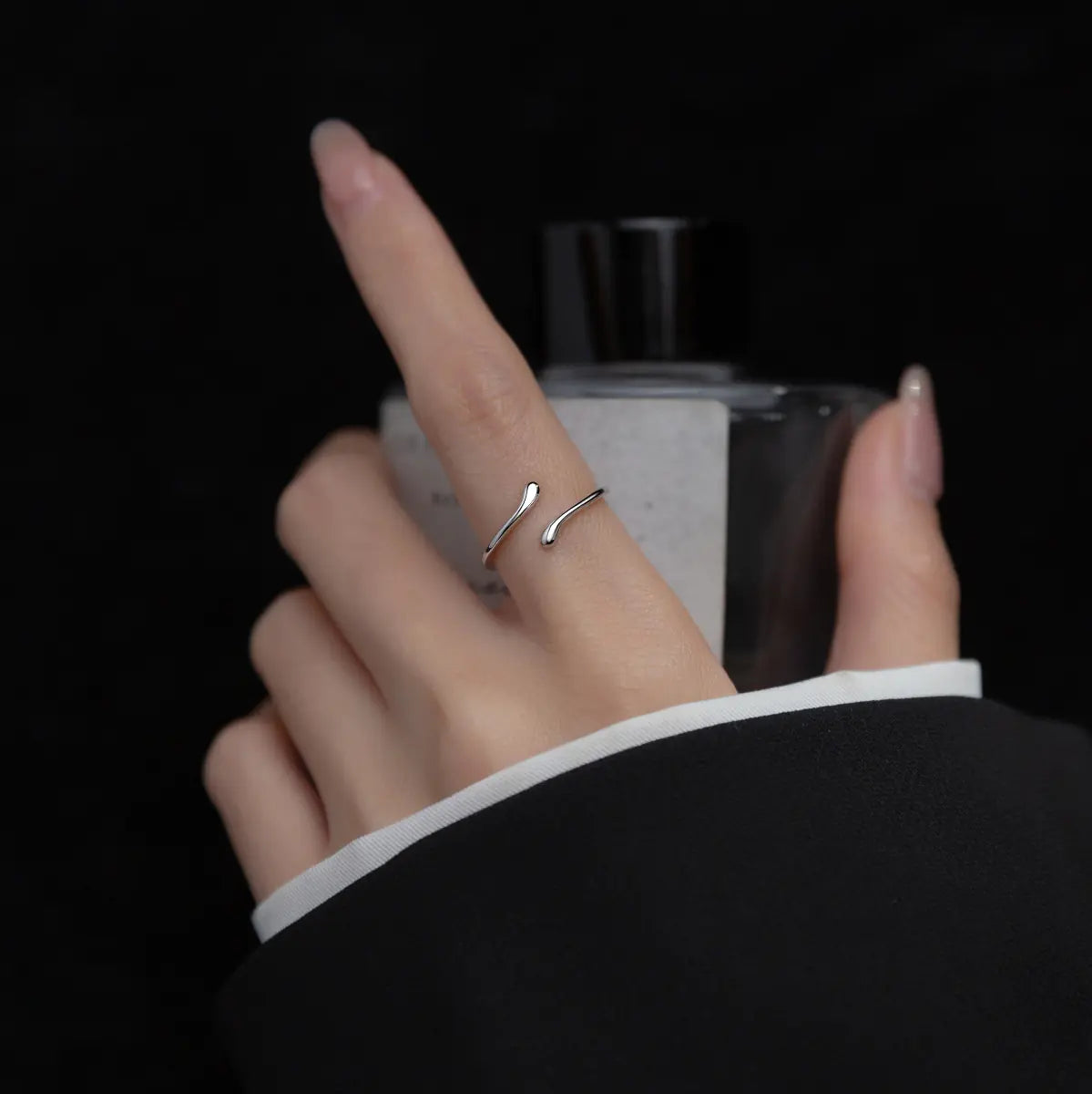 💎: S925 Sterling Silver Glossy Line Ring - Modern Minimalist Women's Jewelry