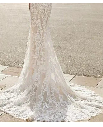 👰: Elegant Tulle Boat Neck High Side Slit Bridal Gown