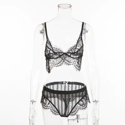 💋: Lace Lingerie Set - Sexy Two-Piece Outfit for Ultimate Allure