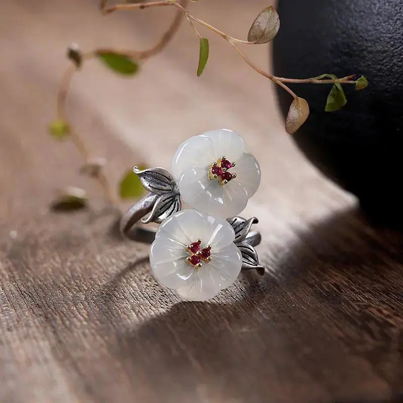 💎: Antique Flower Design Women's Fashion Ring - Vintage Botanical Jewelry